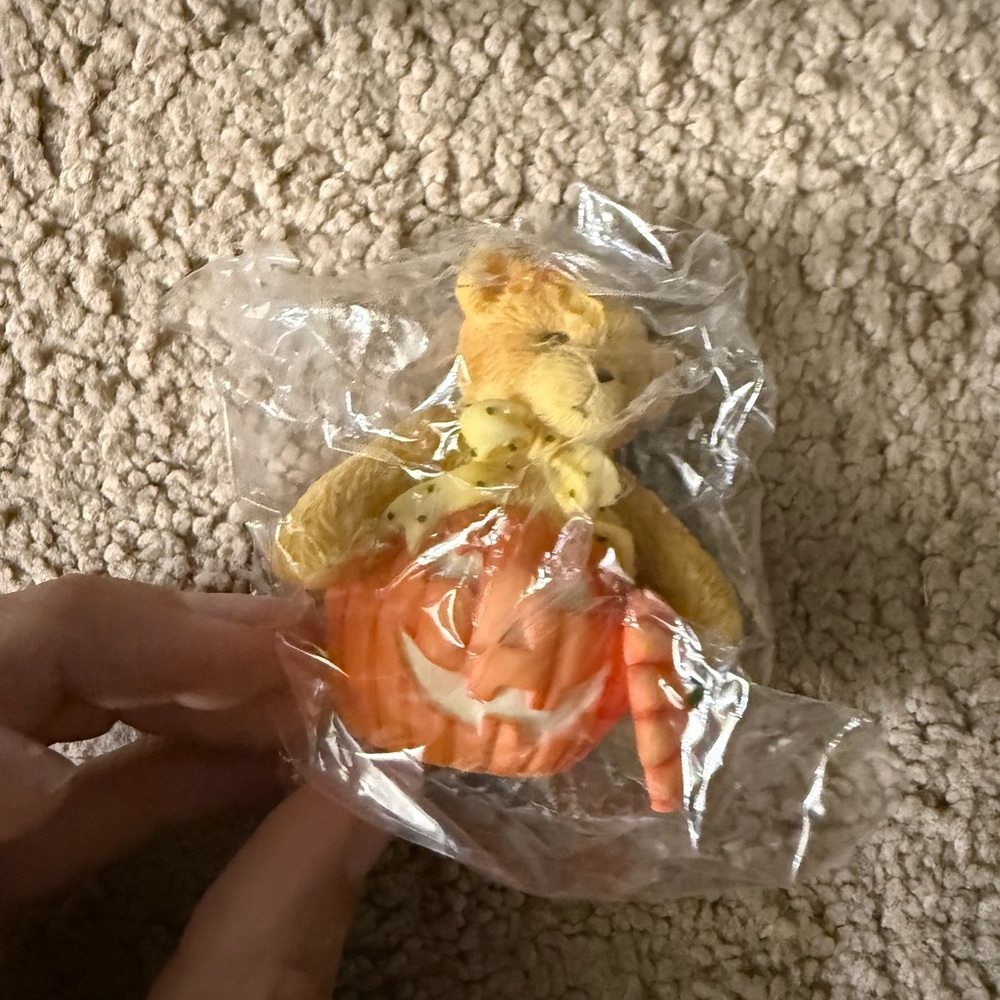 Cherished Teddies Leslie Avon Exclusive Pumpkin Bear Figurine‎ - Picture 3 of 7